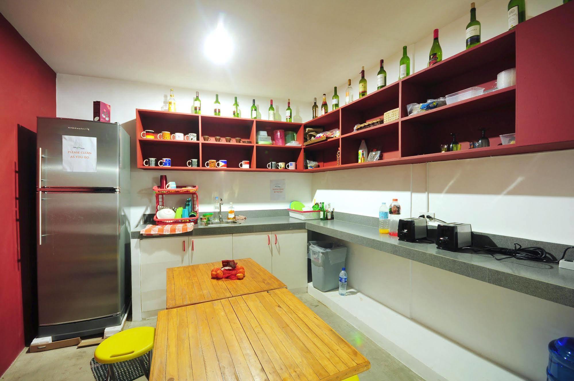 Mnl Boutique Hostel Makati City Dış mekan fotoğraf