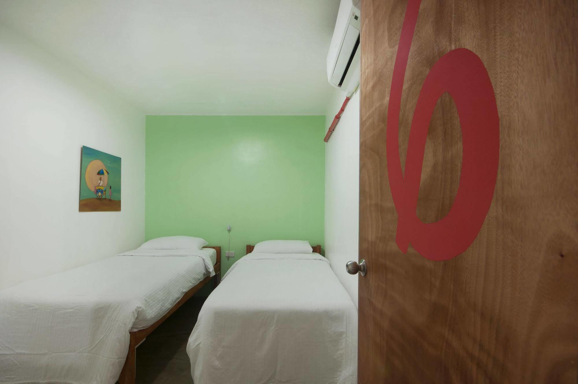 Mnl Boutique Hostel Makati City Dış mekan fotoğraf